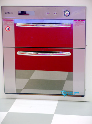 革新厨房呼吸体验 康宝三层过滤油烟机，开启科技厨房新纪元